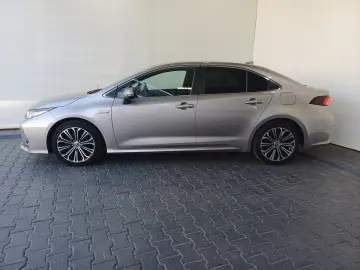 Toyota Corolla 1,8 Hybrid Design