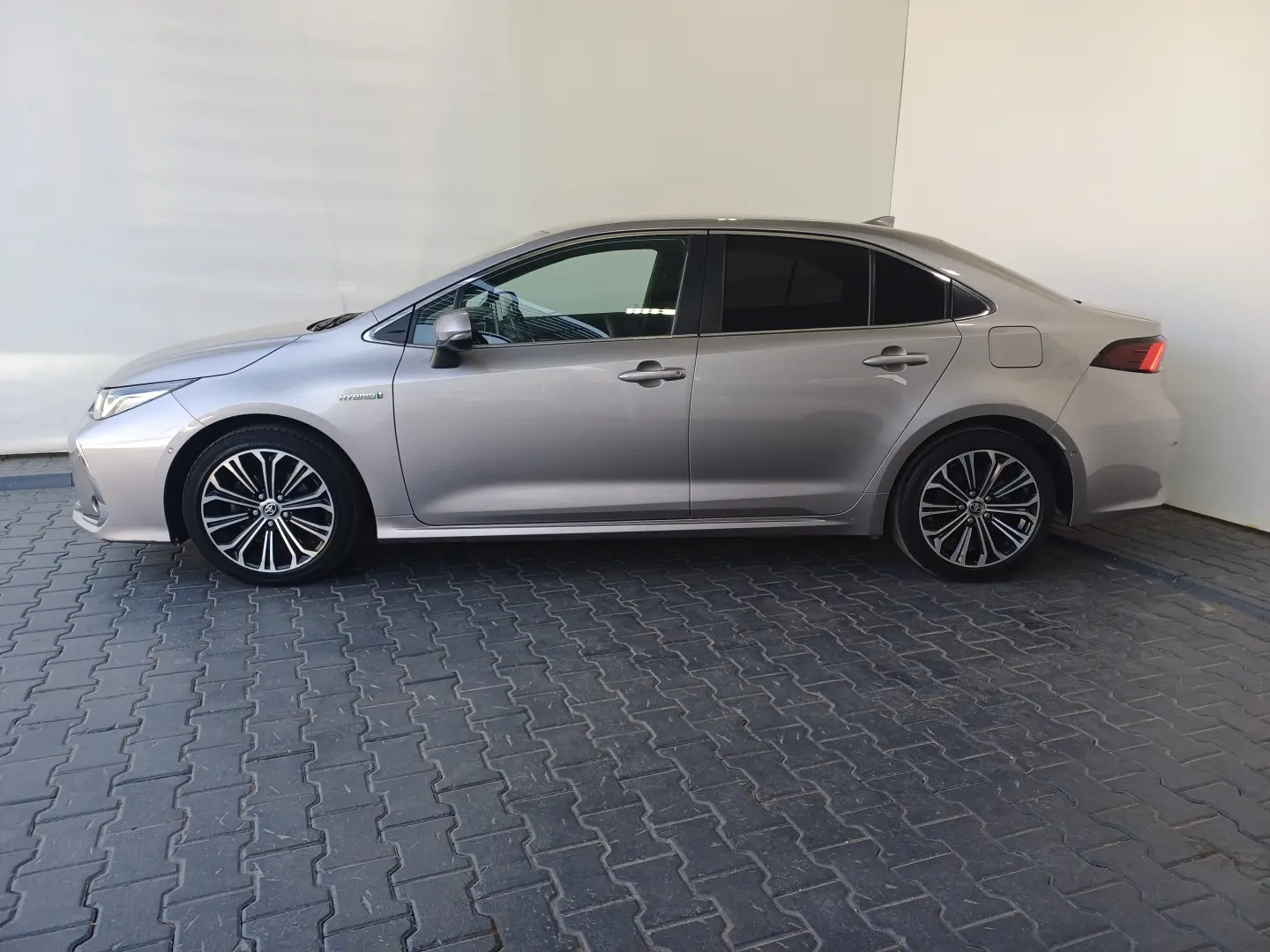 Toyota Corolla 1,8 Hybrid Design