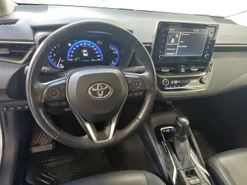 Toyota Corolla 1,8 Hybrid Design