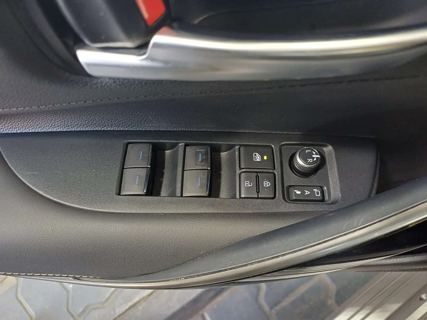 Toyota Corolla 1,8 Hybrid Design