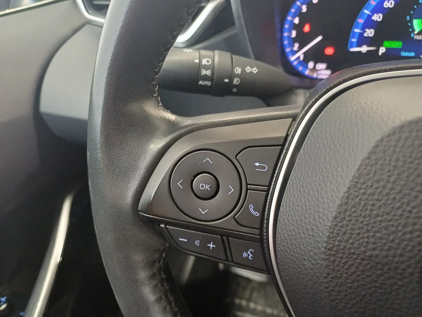 Toyota Corolla 1,8 Hybrid Design