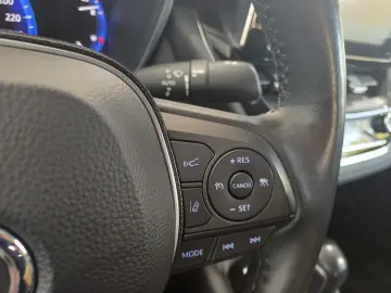 Toyota Corolla 1,8 Hybrid Design