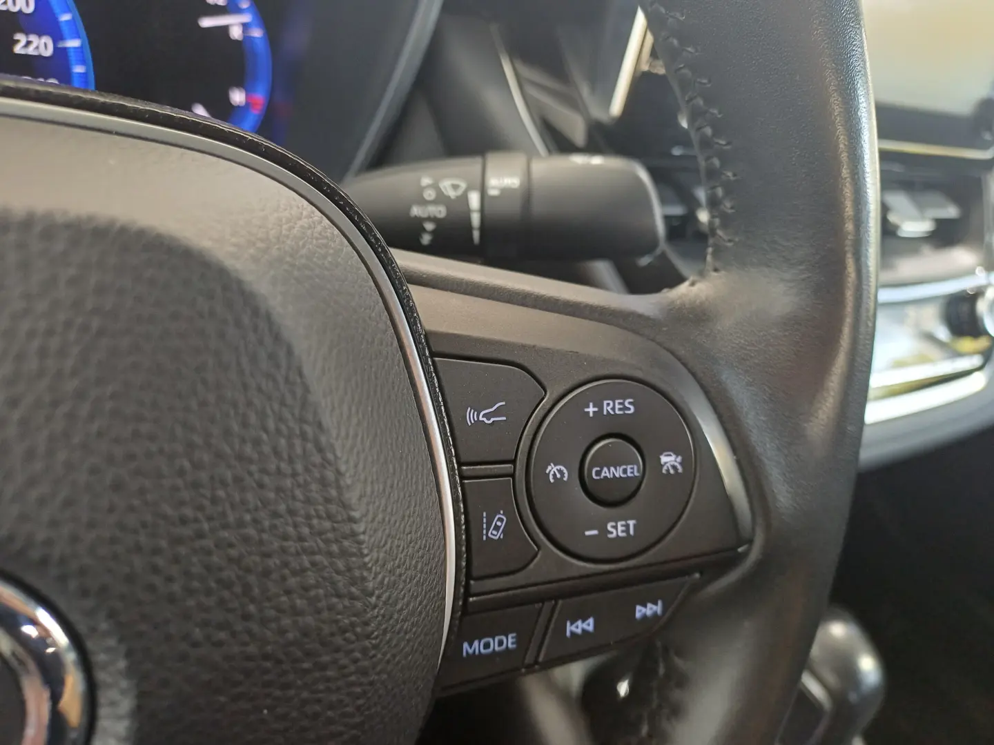 Toyota Corolla 1,8 Hybrid Design