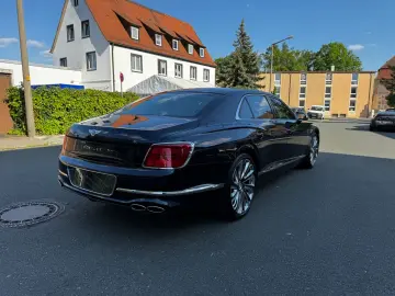 Bentley Flying Spur Mulliner V8 Mulliner REAR Entertain.