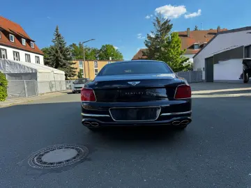 Bentley Flying Spur Mulliner V8 Mulliner REAR Entertain.