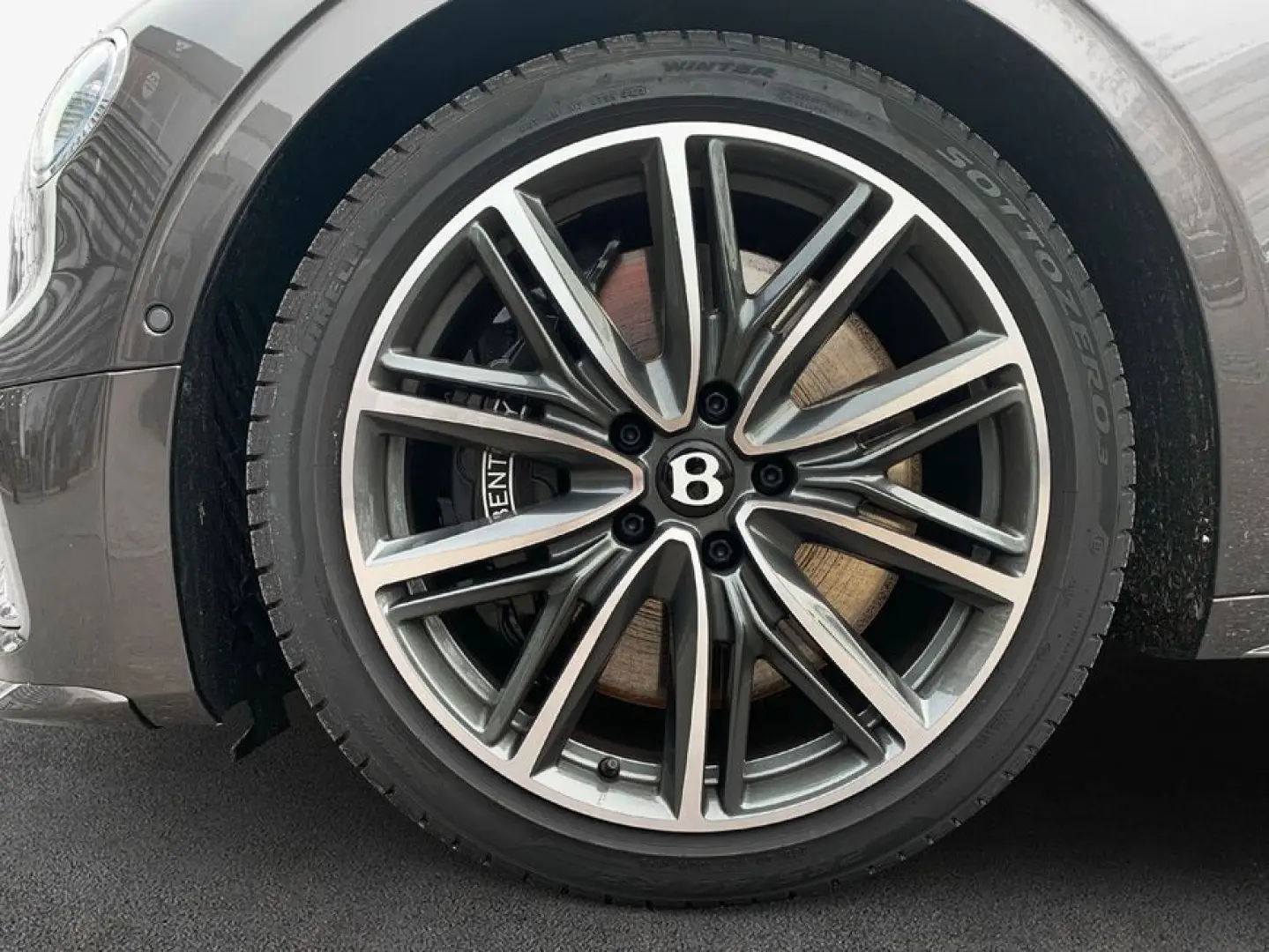 Bentley New Flying Spur V8 Hybrid Mulliner
