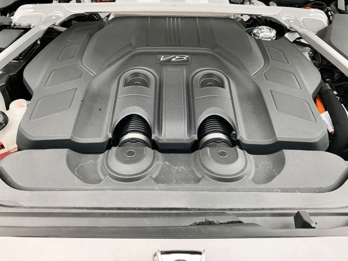 Bentley New Flying Spur V8 Hybrid Mulliner