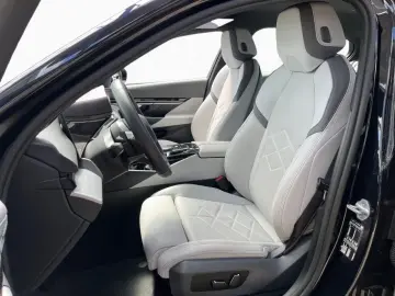 BMW 520i Msport/interior alb/Distronic/HUD
