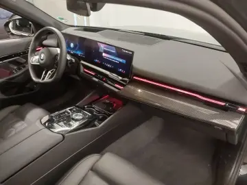 520d M Sport Pro HUD ACC SuView.PanoD.Icon Glow