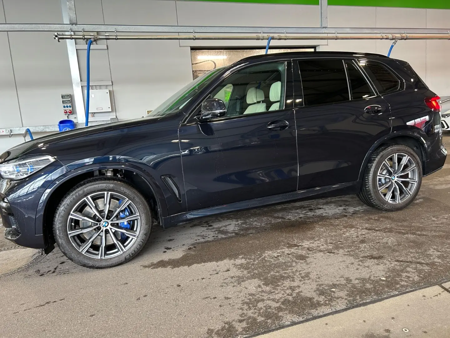 BMW X5 xDrive 40 d M Sport--7 LOCURI