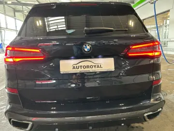 BMW X5 xDrive 40 d M Sport--7 LOCURI
