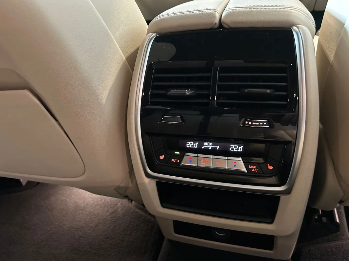 BMW X5 xDrive 40 d M Sport--7 LOCURI