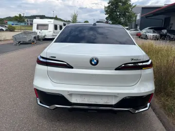BMW 740 d xDrive MSport AHK SkyDACH