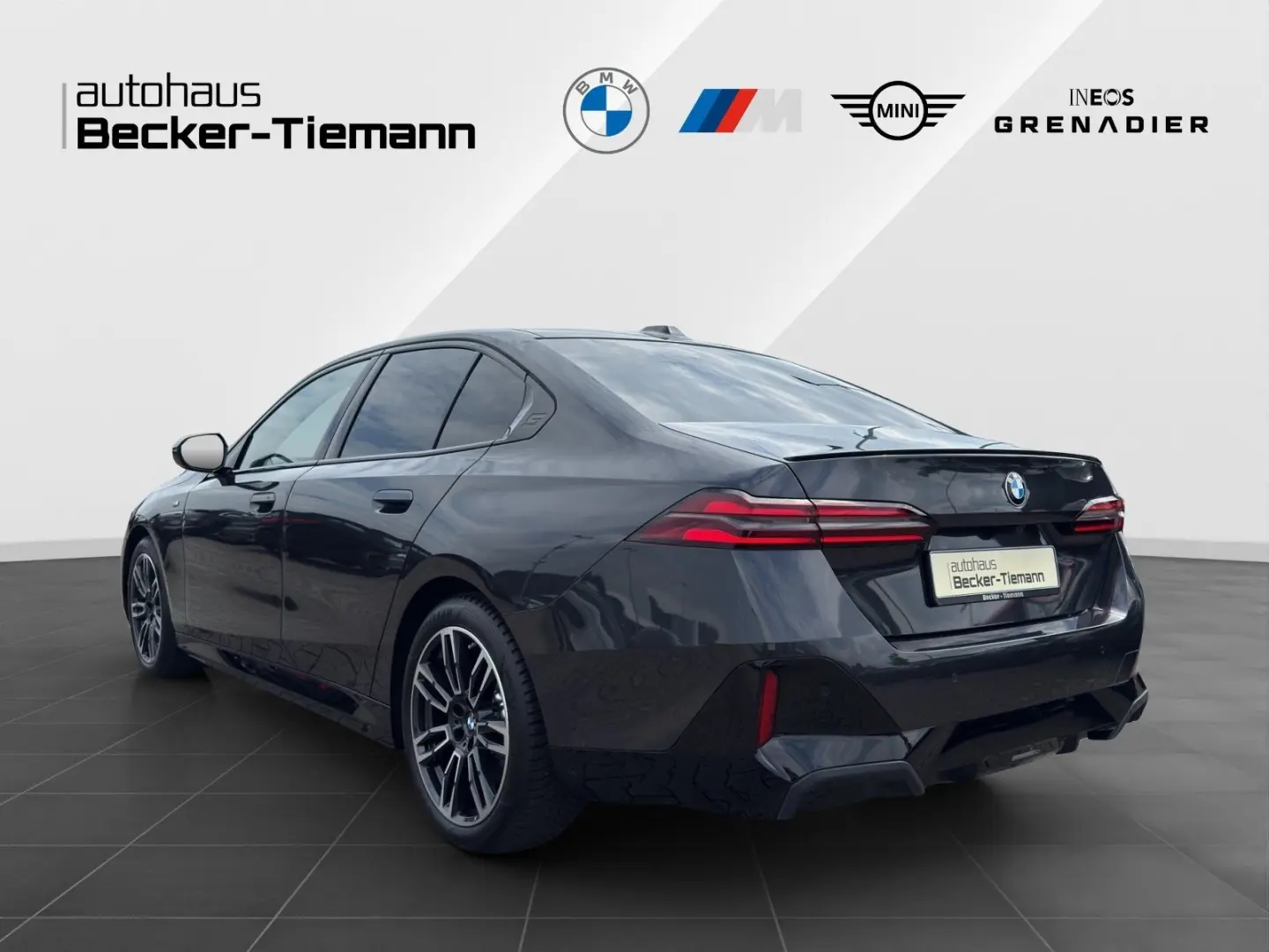 520d M Sport Pro/IconicGlow/Driving+/Parking+/AH