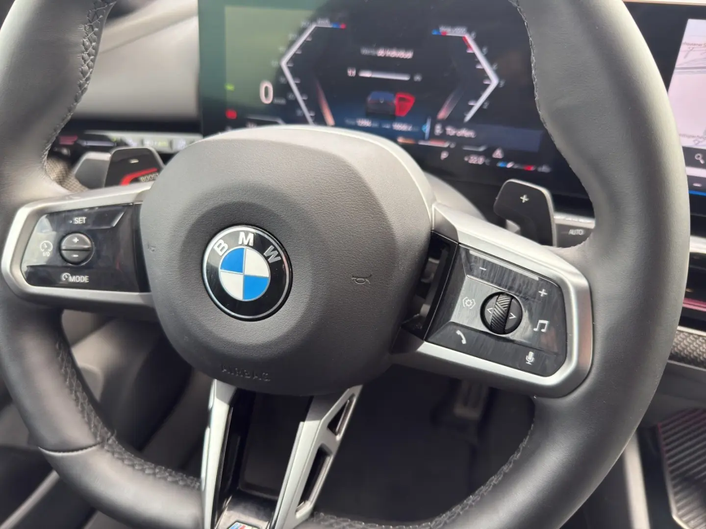 520d M Sport Pro/IconicGlow/Driving+/Parking+/AH
