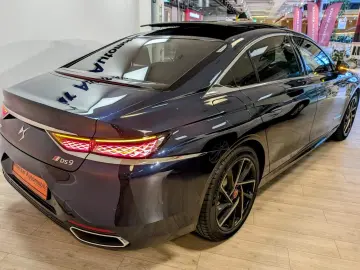 DS 9 E-Tense 225 Performance Line +