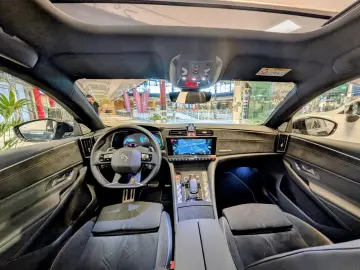 DS 9 E-Tense 225 Performance Line +