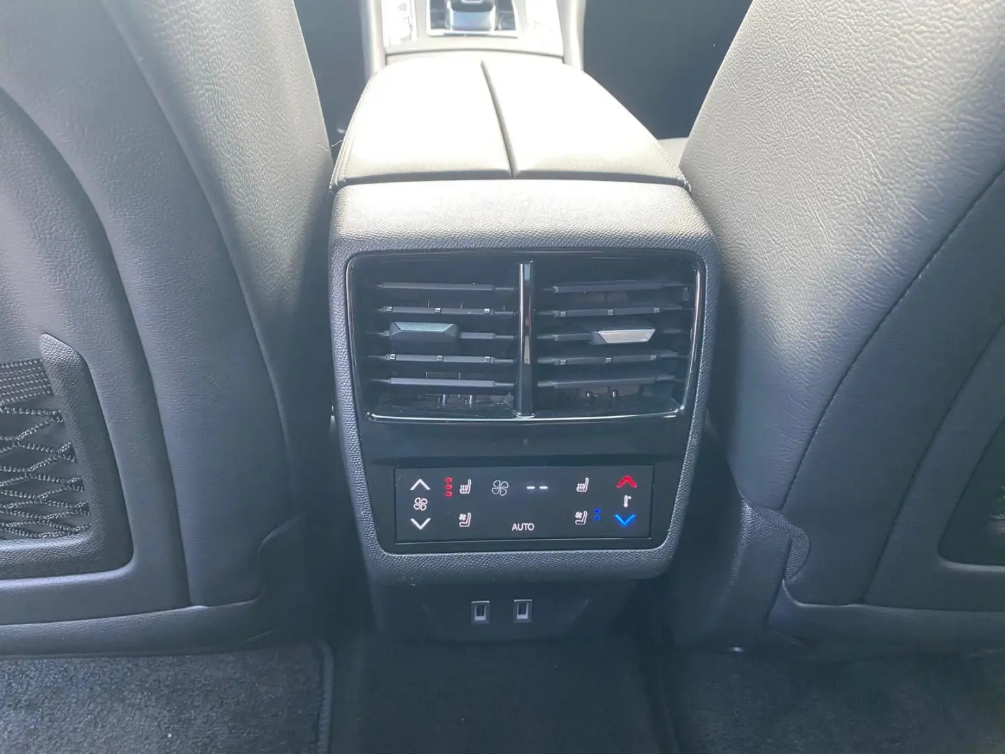 DS 9 E-Tense 225 Rivoli MASSAGE + SITZKLIMA vo+h