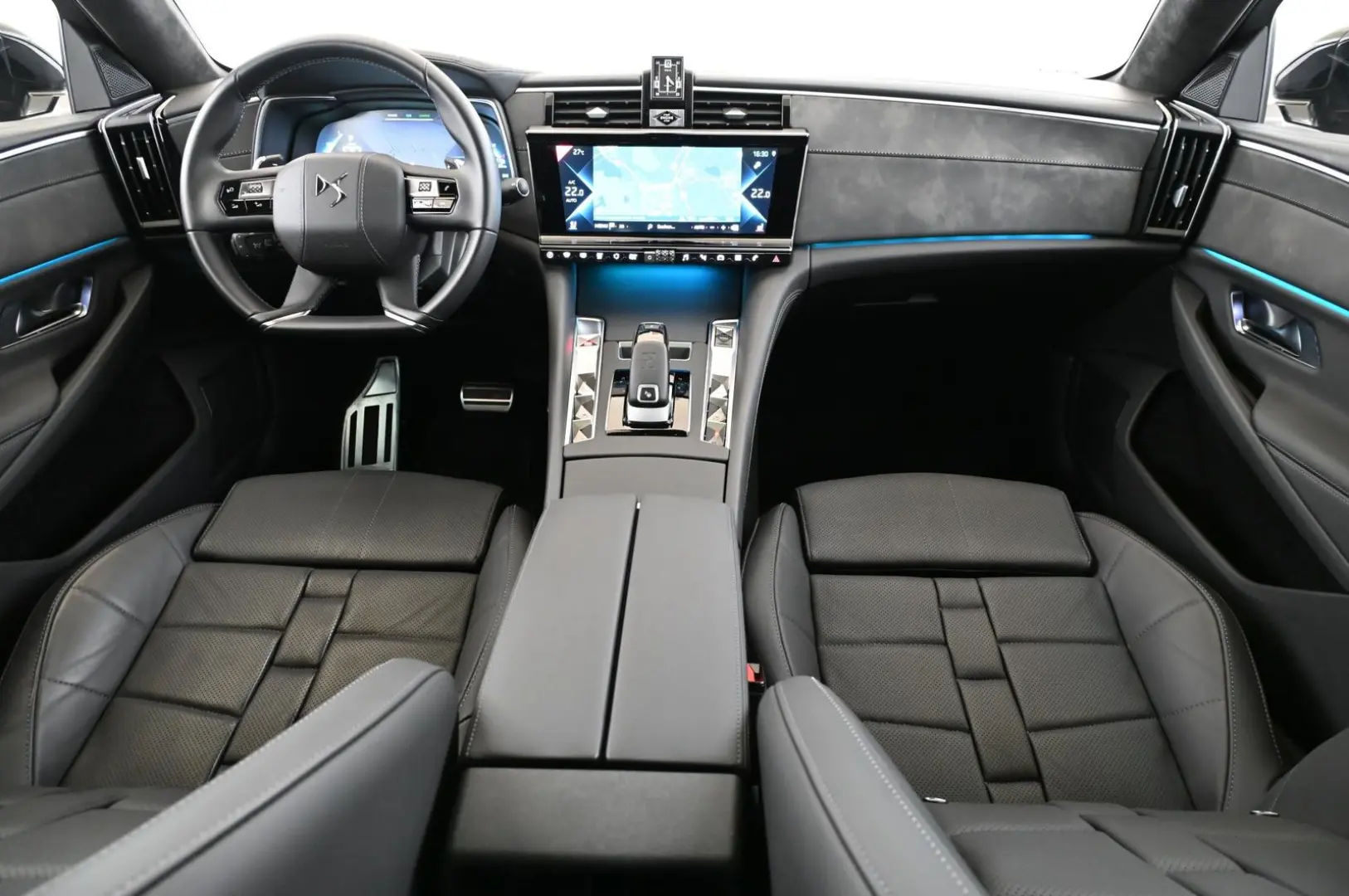 DS9 1.6 E-Tense 250 RIVOLI+ UVP 69.000 EUR