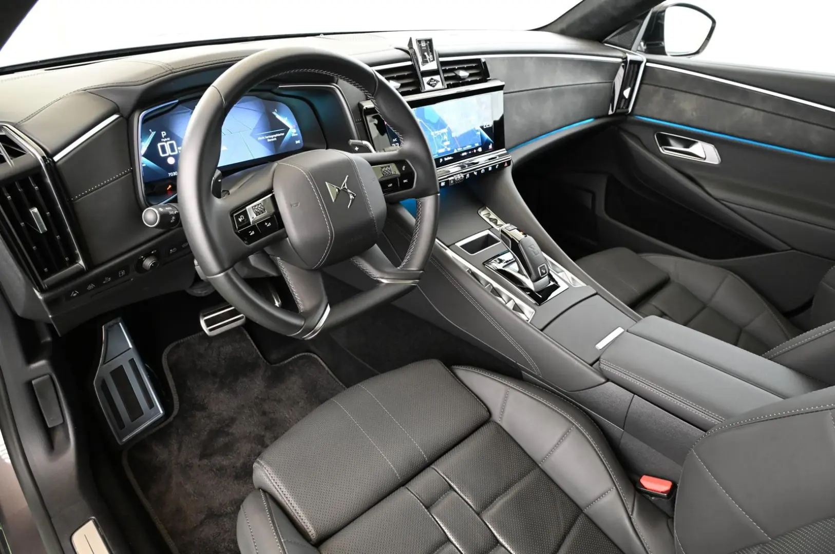 DS9 1.6 E-Tense 250 RIVOLI+ UVP 69.000 EUR