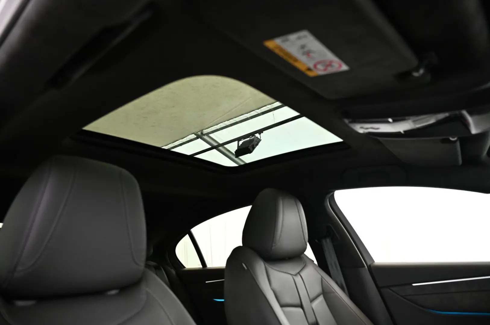 DS9 1.6 E-Tense 250 RIVOLI+ UVP 69.000 EUR