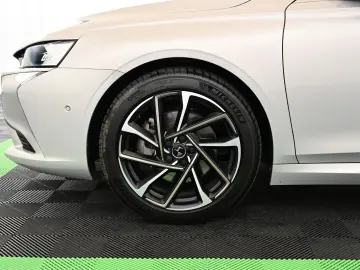 DS9 1.6 E-Tense 250 RIVOLI+ UVP 68.000 EUR