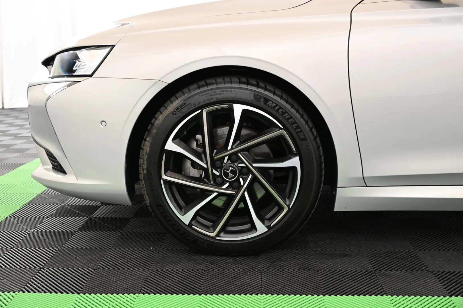 DS9 1.6 E-Tense 250 RIVOLI+ UVP 68.000 EUR