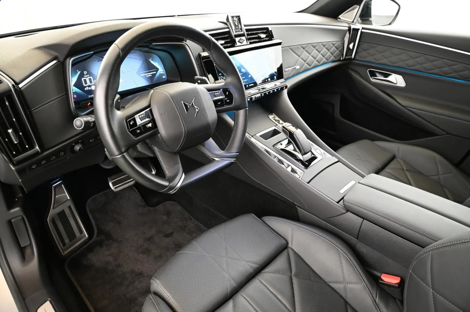 DS9 1.6 E-Tense 250 RIVOLI+ UVP 68.000 EUR