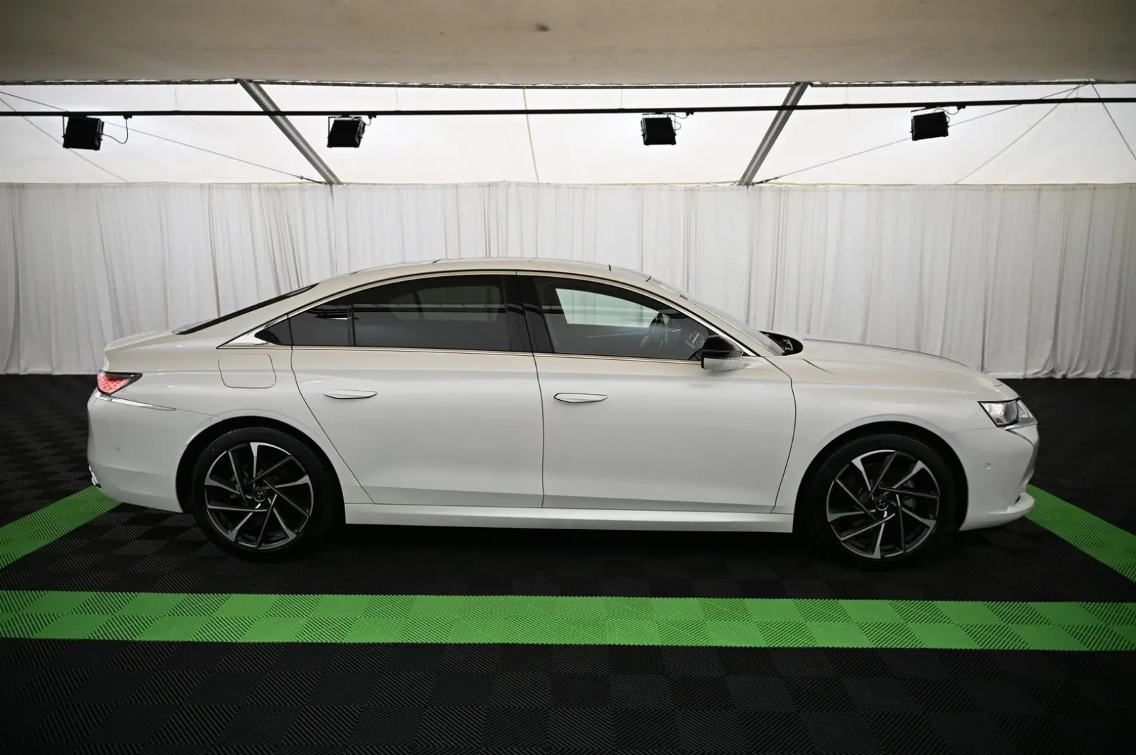 DS9 1.6 E-Tense 250 RIVOLI+ UVP 71.000 EUR