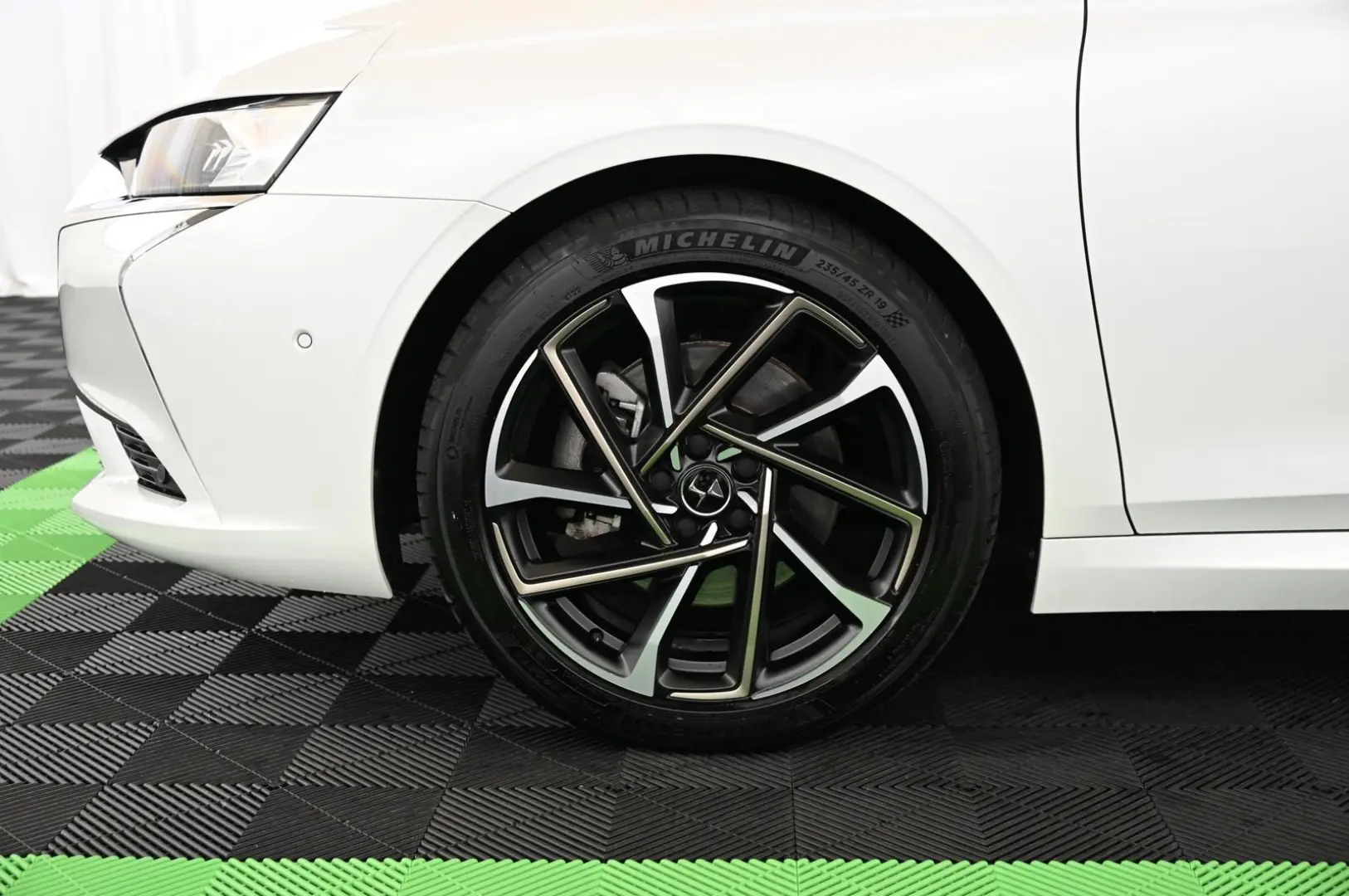 DS9 1.6 E-Tense 250 RIVOLI+ UVP 71.000 EUR
