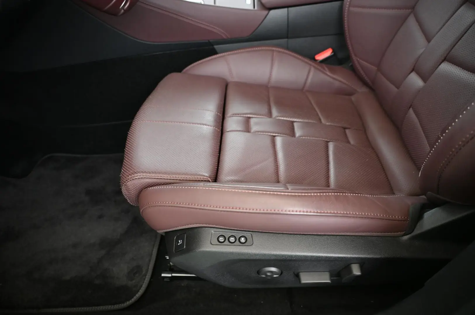 DS9 1.6 E-Tense 250 RIVOLI+ UVP 71.000 EUR