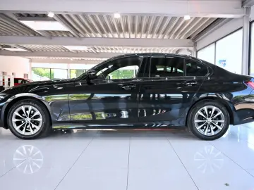 318d 8G-Autom. Sport Line NAVI Laser