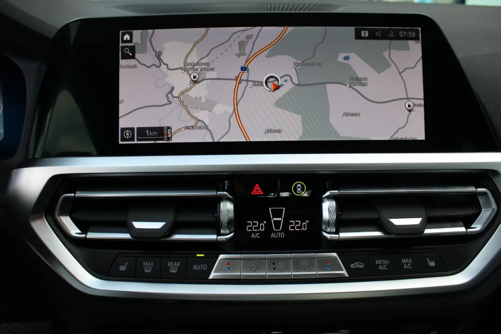 318d Limousine Sport Line Navi Live LED AHK DAB