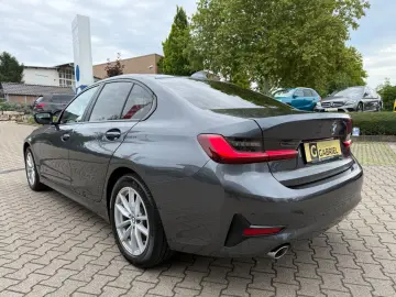 318 d Lim. LiveCockpit Sportsitz M Sport HiFi
