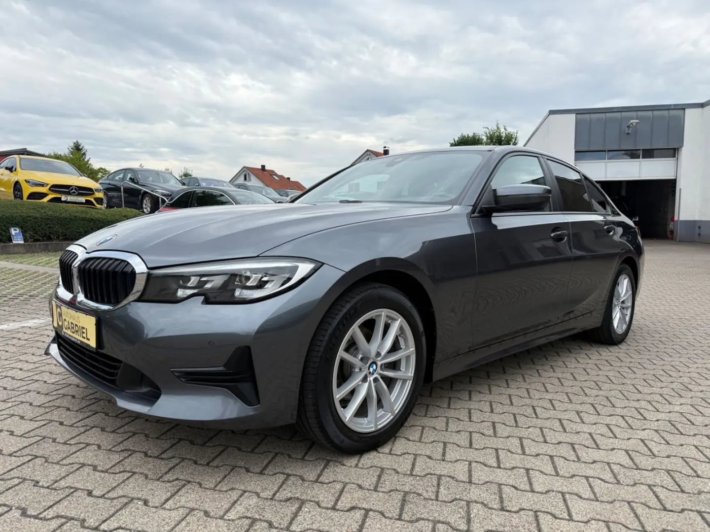 318 d Lim. LiveCockpit Sportsitz M Sport HiFi