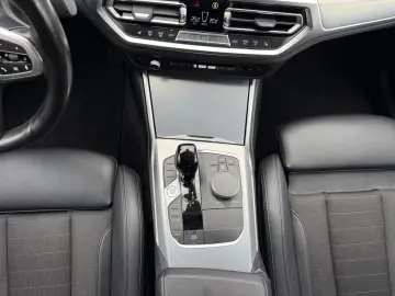 318 d Lim. LiveCockpit Sportsitz M Sport HiFi