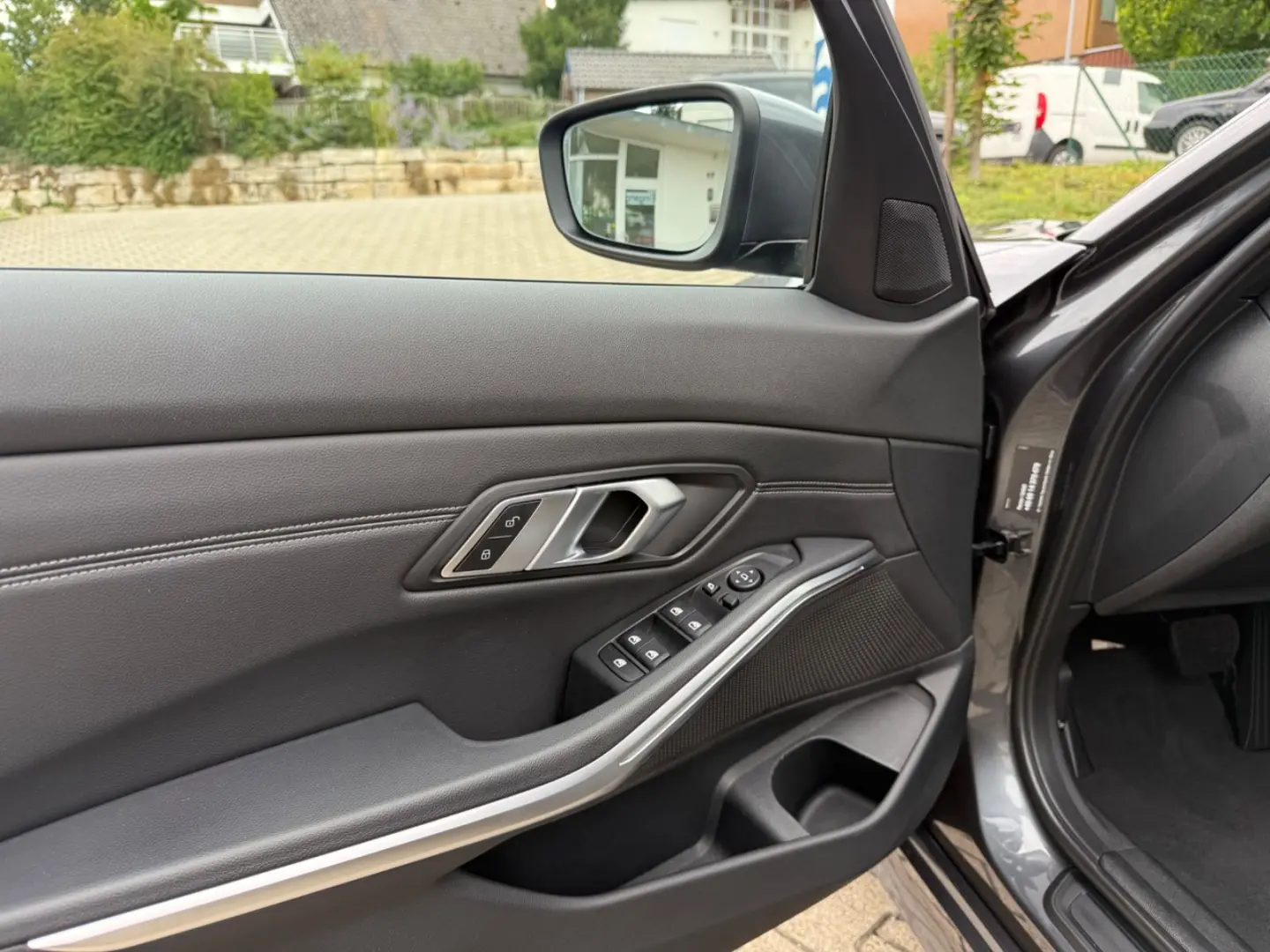 318 d Lim. LiveCockpit Sportsitz M Sport HiFi
