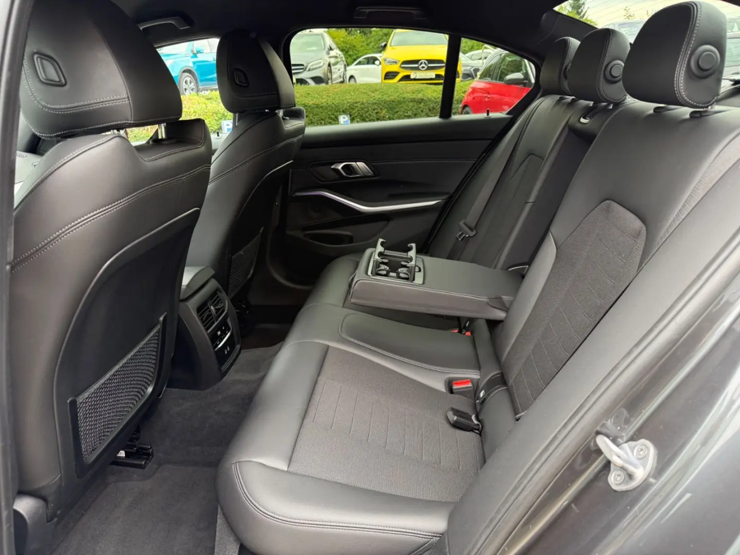 318 d Lim. LiveCockpit Sportsitz M Sport HiFi