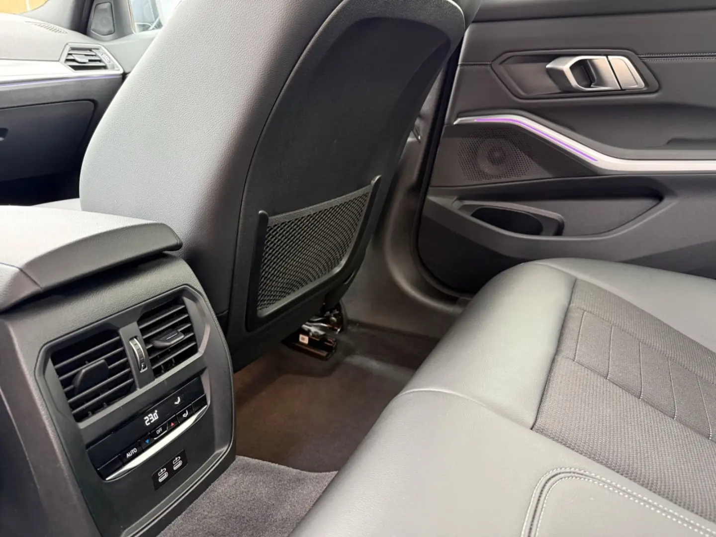 318 d Lim. LiveCockpit Sportsitz M Sport HiFi