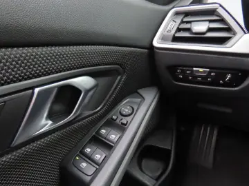 318d Autom. Head-up Klimaauto. Navigation