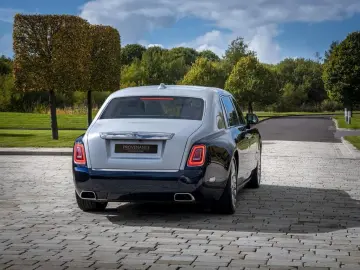 Rolls-Royce  Phantom EWB Long Wheel  Extended *Two-tone*