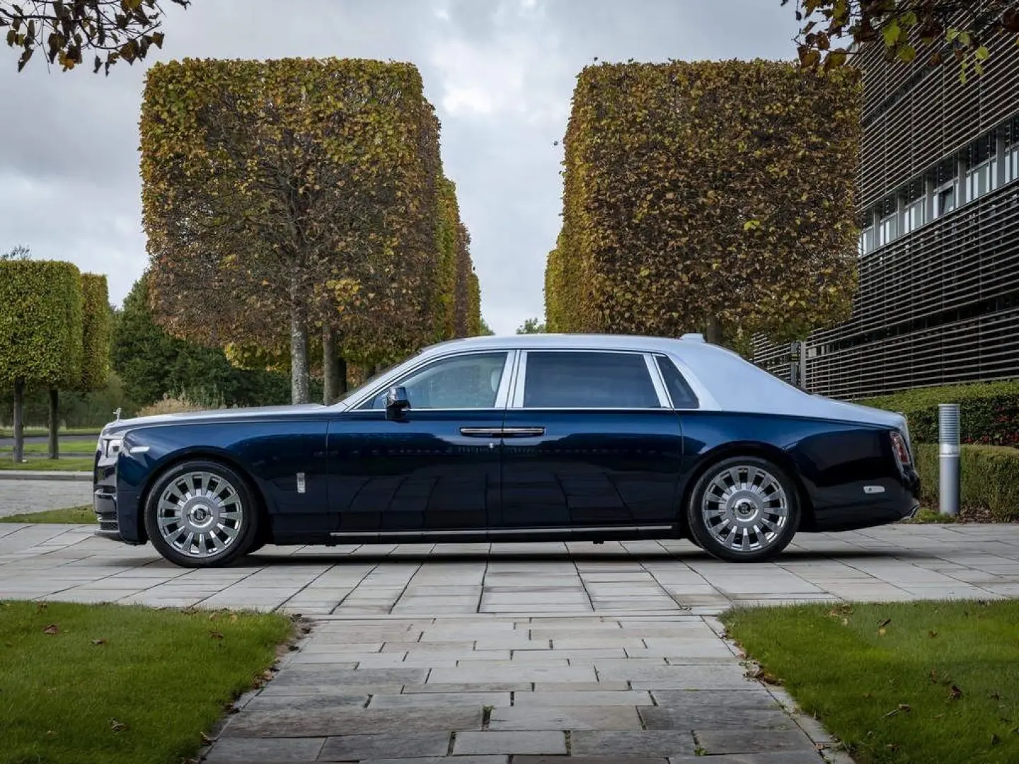 Rolls-Royce  Phantom EWB Long Wheel  Extended *Two-tone*