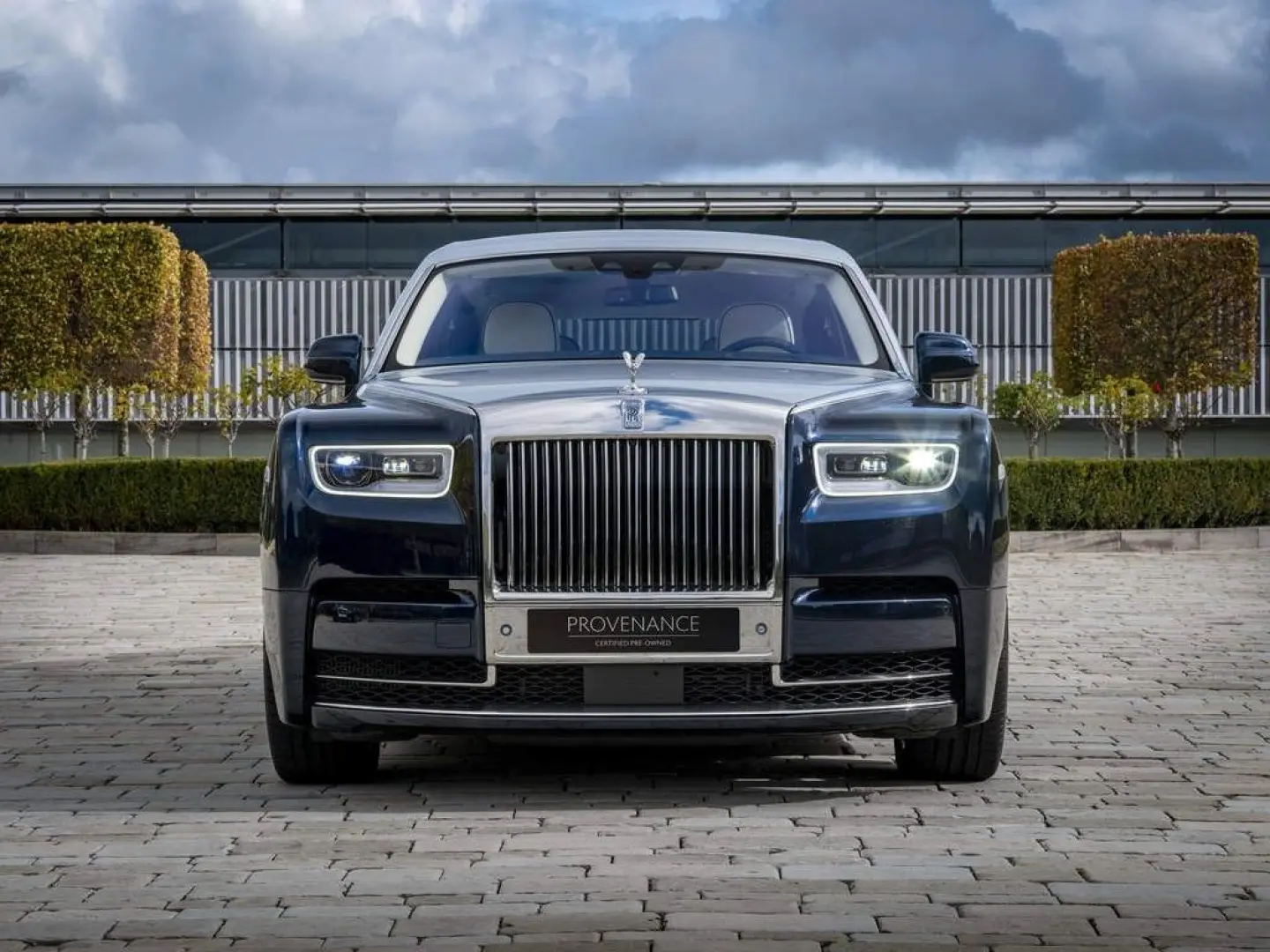 Rolls-Royce  Phantom EWB Long Wheel  Extended *Two-tone*
