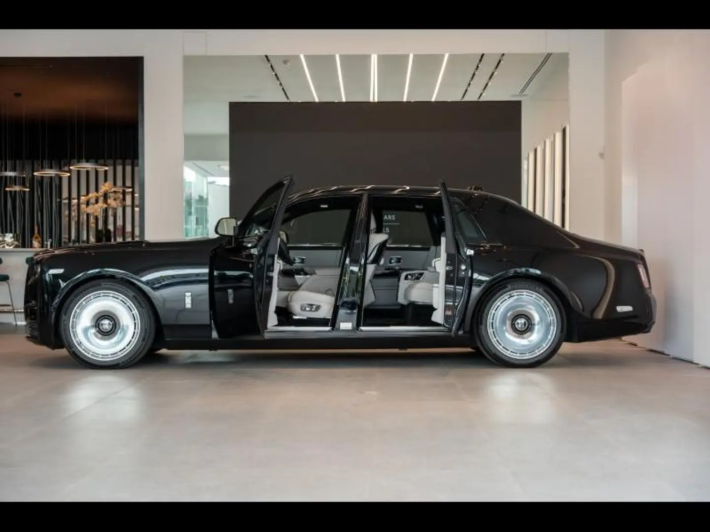 Rolls-Royce  Phantom Provenance