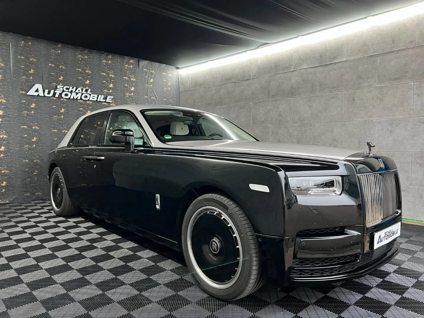 Rolls-Royce Phantom SWB Extended Two-Tone FULL