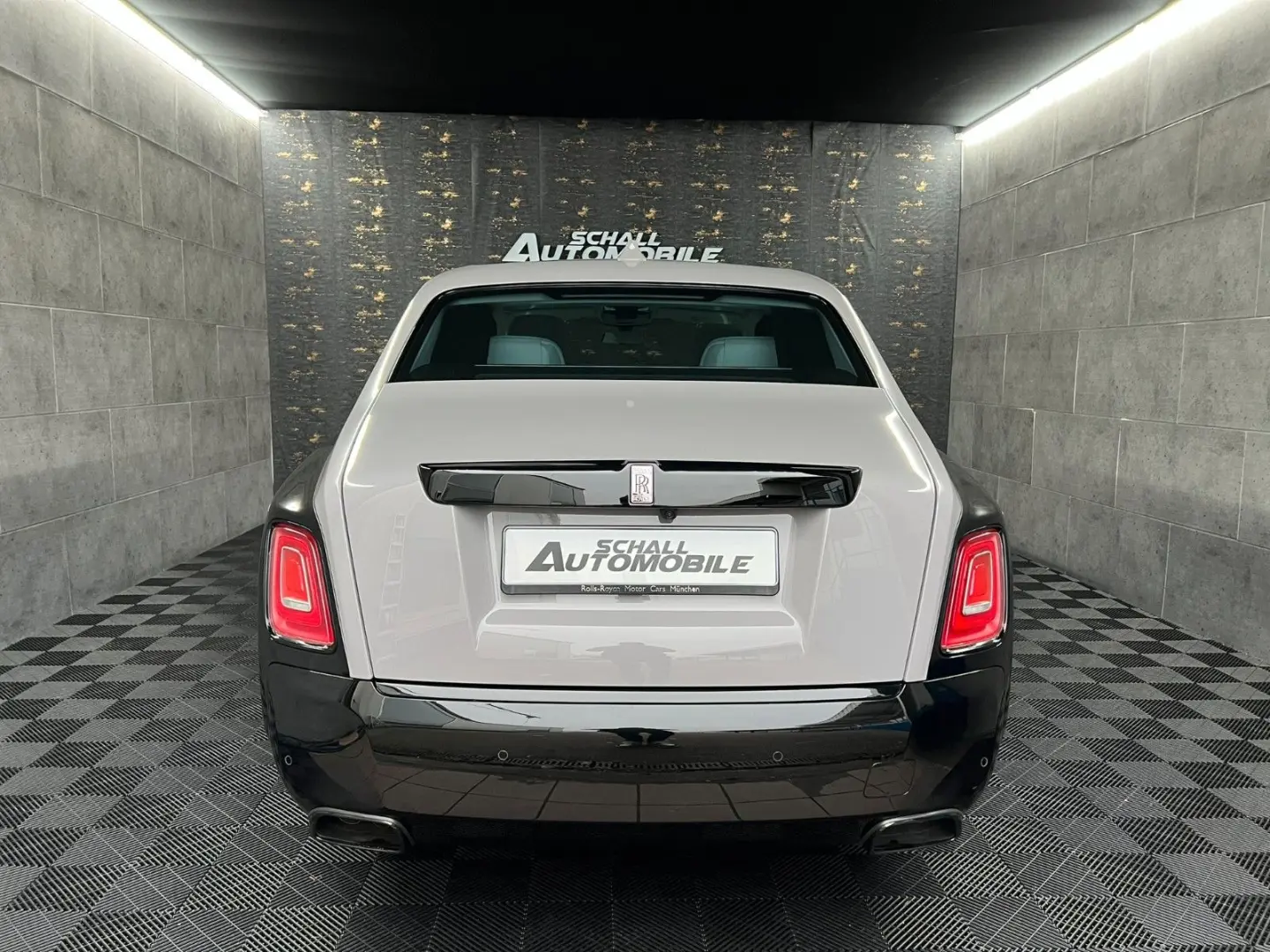 Rolls-Royce Phantom SWB Extended Two-Tone FULL