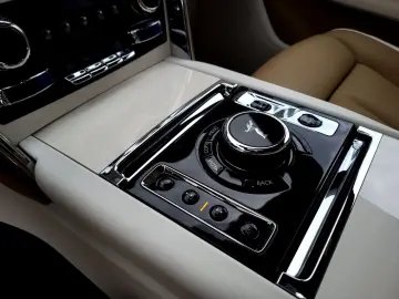 Rolls-Royce Cullinan BESPOKE-AUDIO|STARLIGHT|NIGHT-VISION|TV