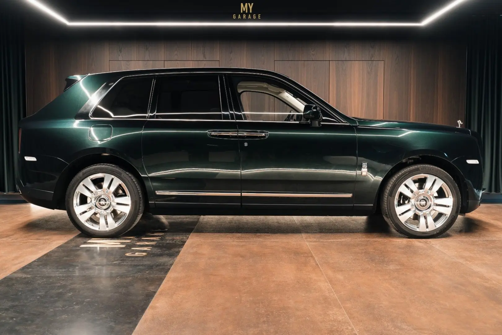 Rolls-Royce Cullinan Full Spec - Dark Emerald Green