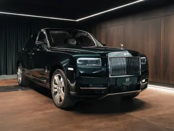 Rolls-Royce Cullinan Full Spec - Dark Emerald Green