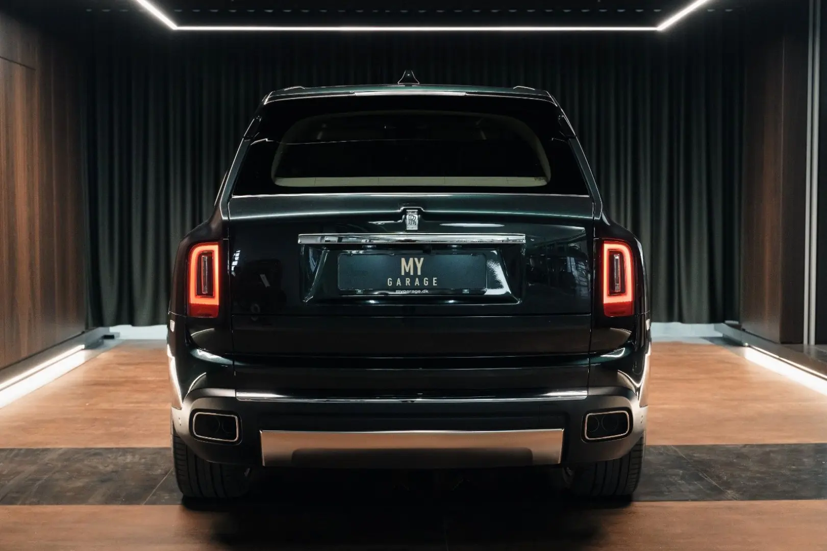 Rolls-Royce Cullinan Full Spec - Dark Emerald Green